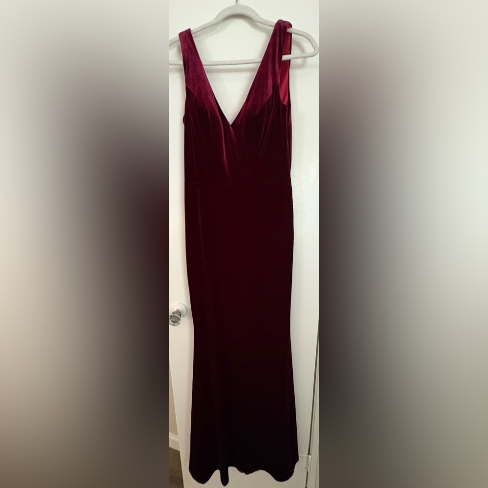 Revelry Dakota Sleeveless V-Neck Velvet Dress